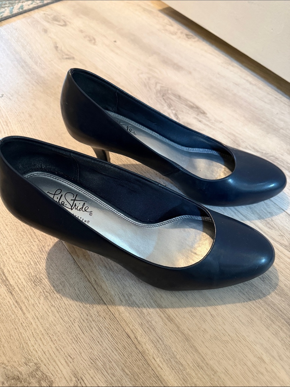 Life Stride Navy Classic Mid-Heel Round-Toe Pumps